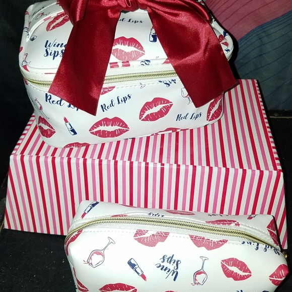 Lots of Lip Love Fabfitfun Gift Basket - Picture 3 of 9